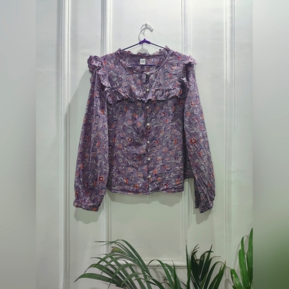 GAP Tops - GAP 100% Authentic Button-down blouse Top Size M